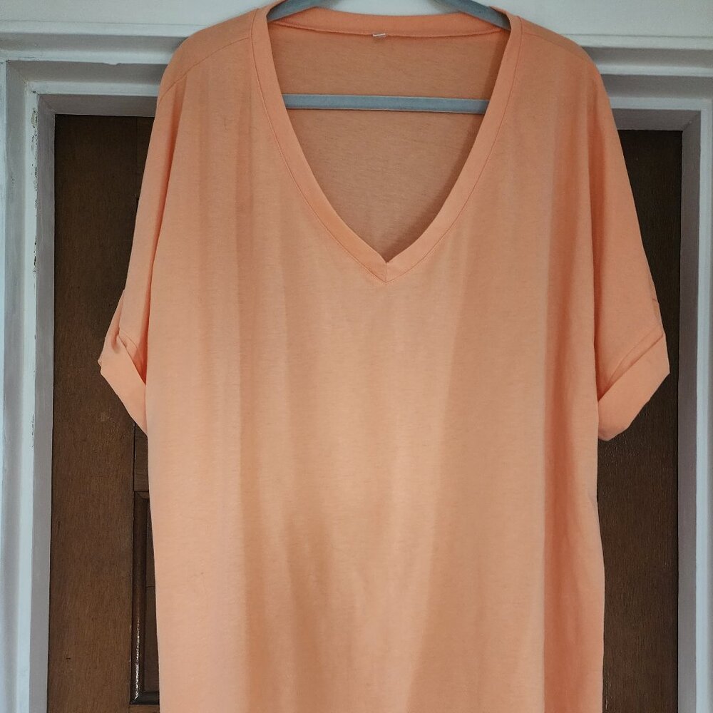 Womens Short-Sleeve V-neck T-shirt, size XXXL